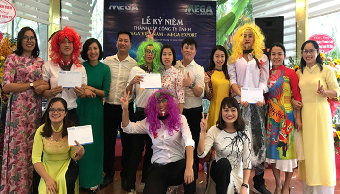 The funny game was highly participated by all the staff.