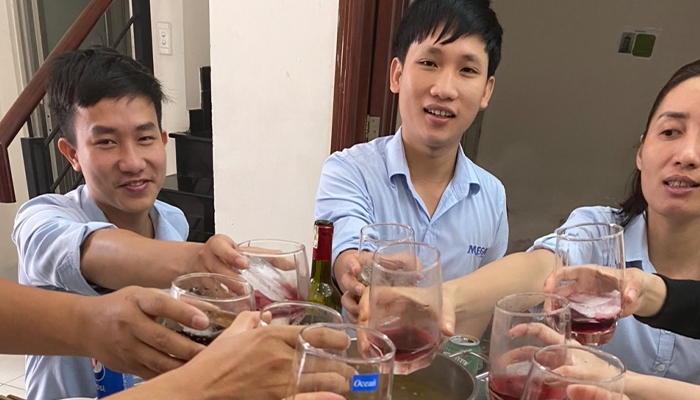 Mega's men hóa chất mega 