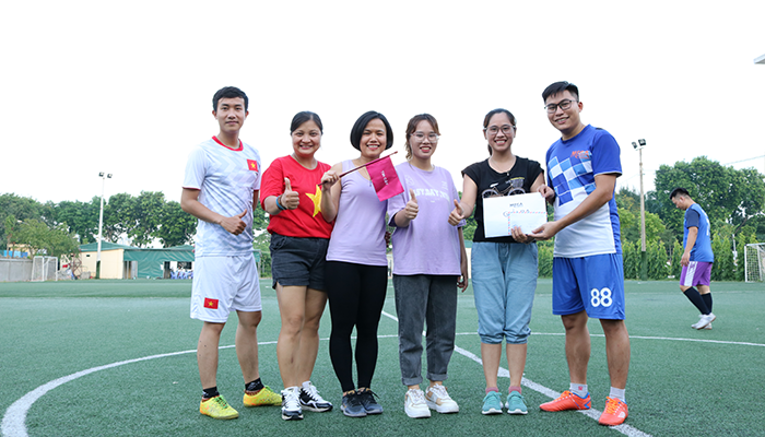 Đội Tin cậy chiến thắng phần thi Nhảy dây tiếp sức.